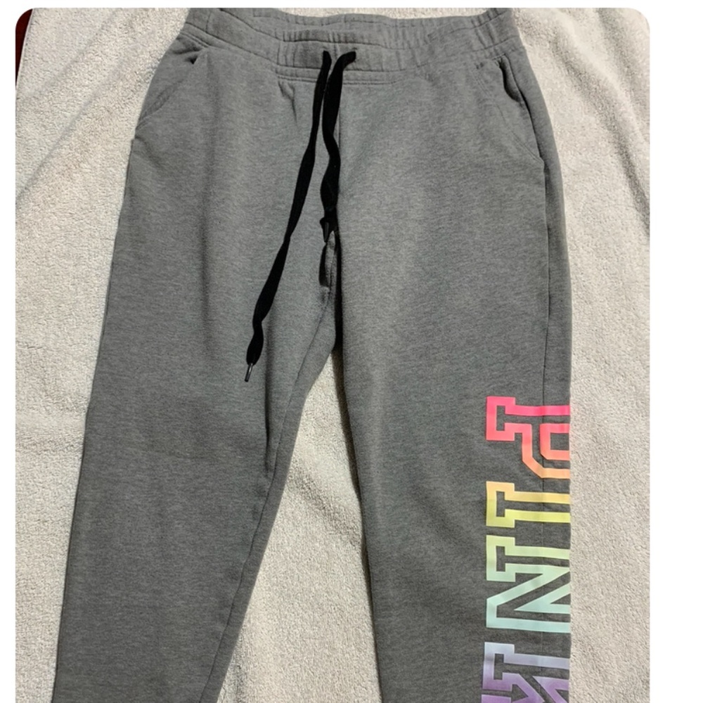 Grey sweatpants, size medium, pinkVS